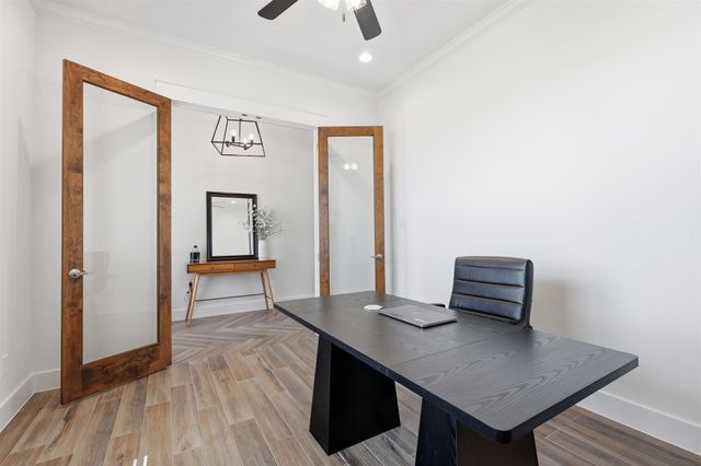 901 Medaris Way, Azle, TX 76020