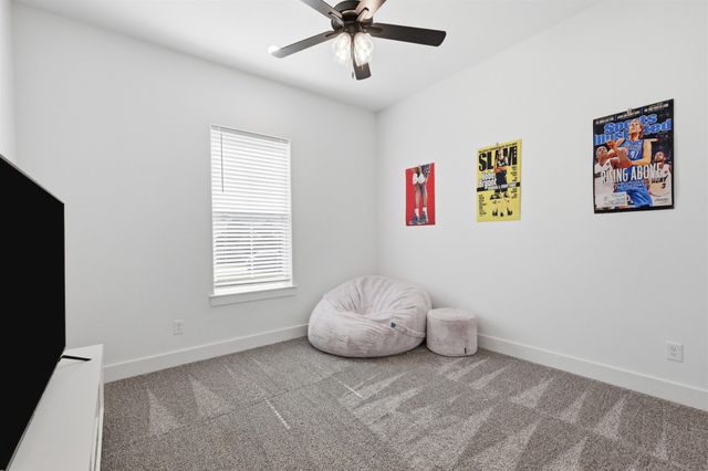 901 Medaris Way, Azle, TX 76020