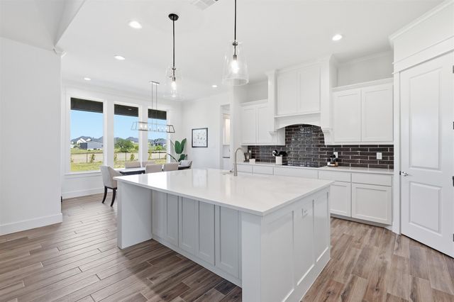 901 Medaris Way, Azle, TX 76020