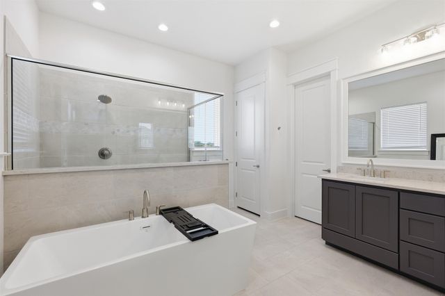 901 Medaris Way, Azle, TX 76020