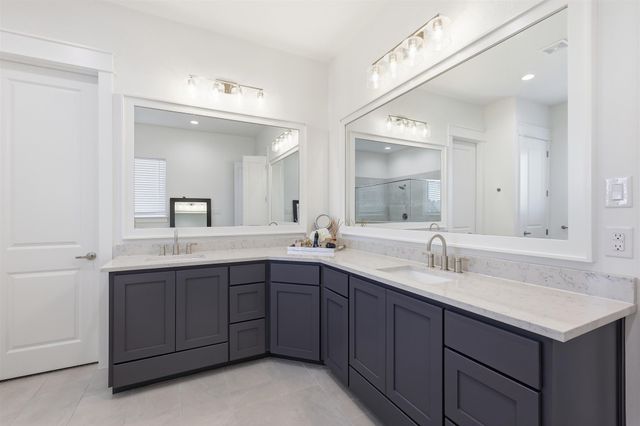 901 Medaris Way, Azle, TX 76020