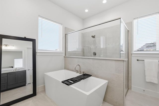 901 Medaris Way, Azle, TX 76020