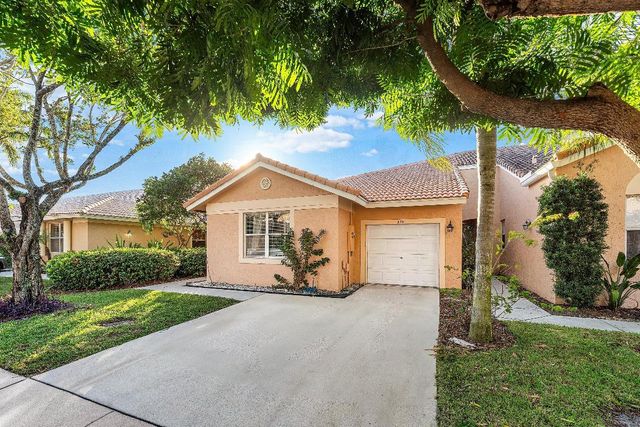 370 Coral Trace Lane, Delray Beach, FL 33445