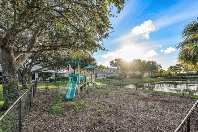 370 Coral Trace Lane, Delray Beach, FL 33445