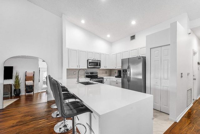 370 Coral Trace Lane, Delray Beach, FL 33445