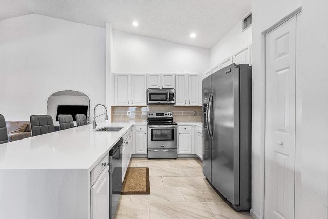 370 Coral Trace Lane, Delray Beach, FL 33445