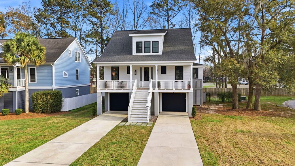 Image 1 of property listing at 4291 Jacobs Pt Court, Ravenel, SC 29470