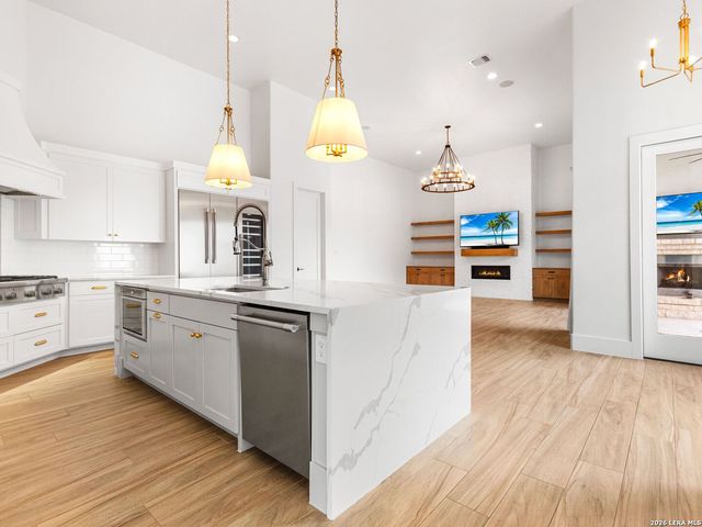107 Lajitas, Boerne, TX 78006