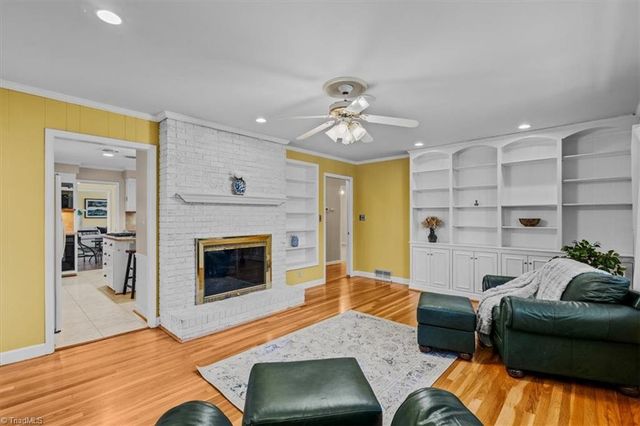 104 Bellwood Court, Jamestown, NC 27282