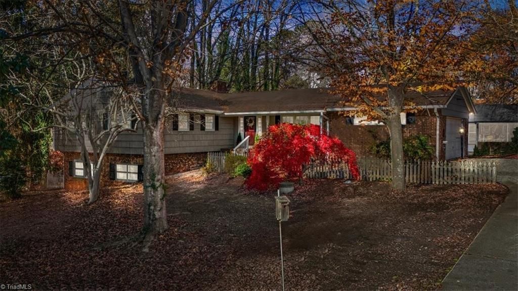 104 Bellwood Court, Jamestown, NC 27282