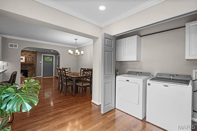 870 Victoria Place, St Louis, MO 63122