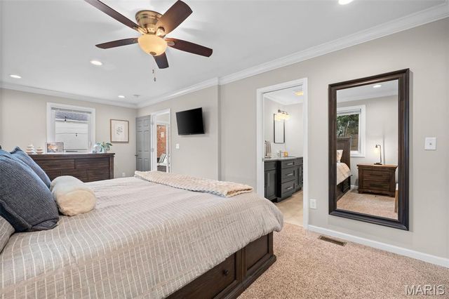 870 Victoria Place, St Louis, MO 63122