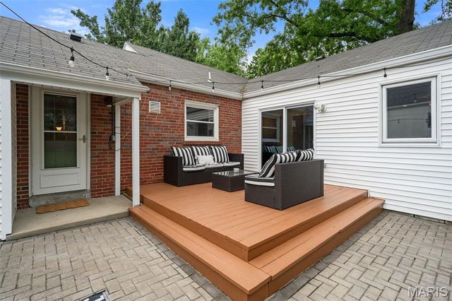 870 Victoria Place, St Louis, MO 63122