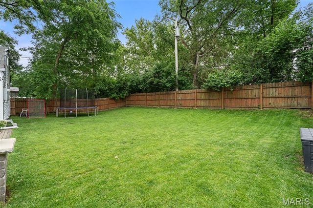 870 Victoria Place, St Louis, MO 63122