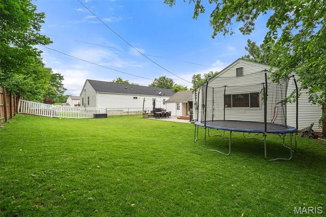 870 Victoria Place, St Louis, MO 63122
