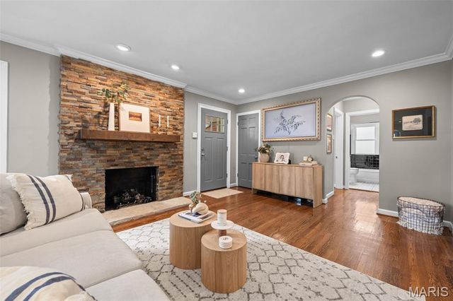 870 Victoria Place, St Louis, MO 63122