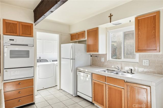 2834 Pacific Coast, Torrance, CA 90505