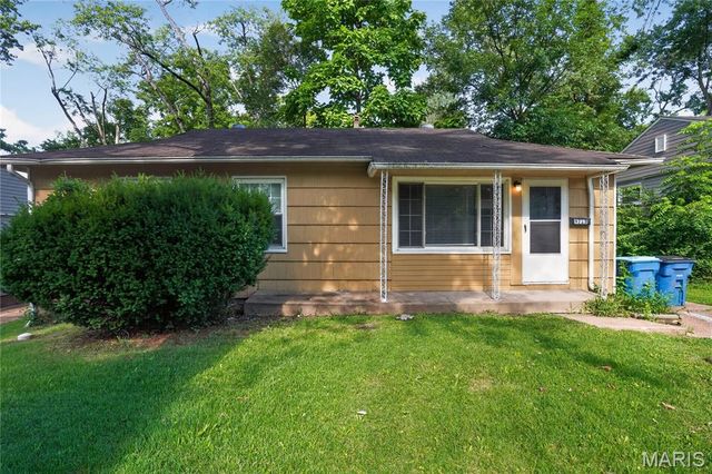 9713 Medford Drive, St Louis, MO 63136