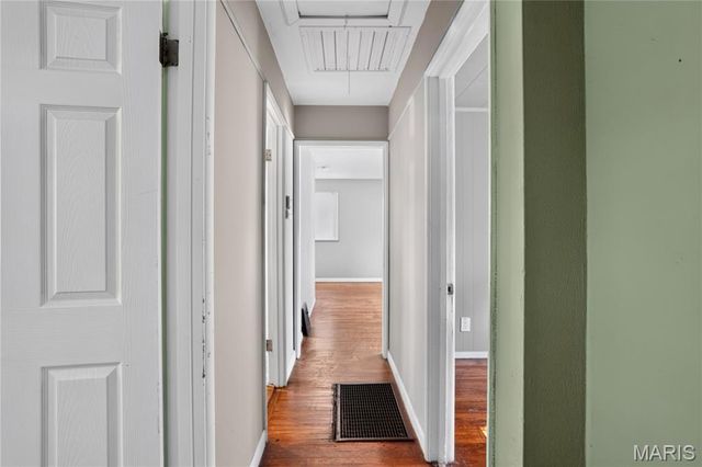 9713 Medford Drive, St Louis, MO 63136