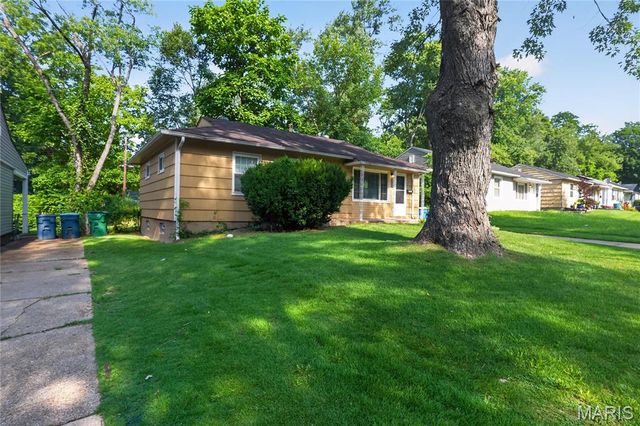 9713 Medford Drive, St Louis, MO 63136