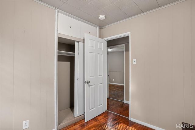 9713 Medford Drive, St Louis, MO 63136