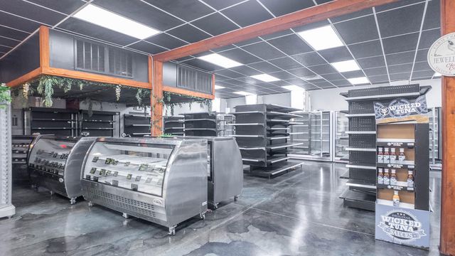 746 Highway 63 South, Mammoth Spring, AR 72554