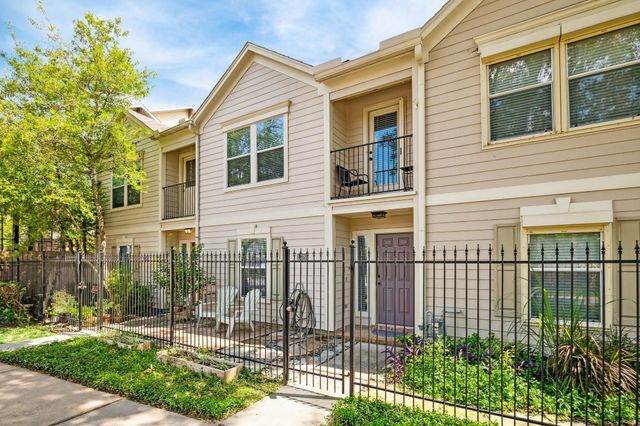 1138 W 25th Street E, Houston, TX 77008