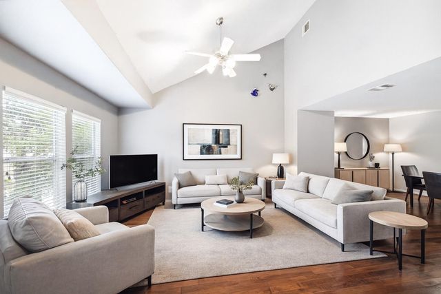 1138 W 25th Street E, Houston, TX 77008