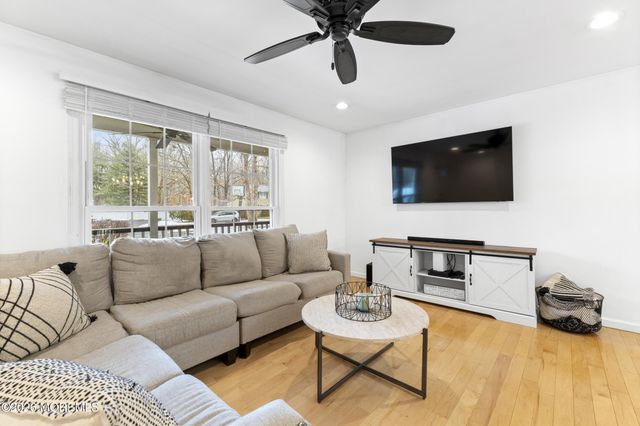 4 Hidden Hollow Court, Jackson, NJ 08527