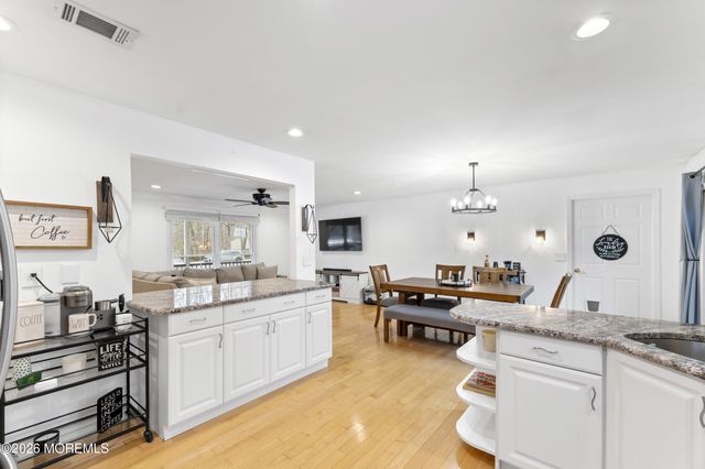 4 Hidden Hollow Court, Jackson, NJ 08527