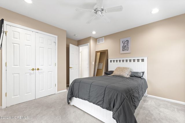 4 Hidden Hollow Court, Jackson, NJ 08527