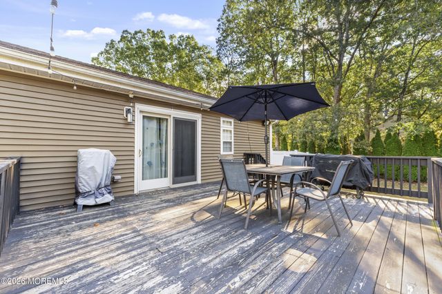 4 Hidden Hollow Court, Jackson, NJ 08527