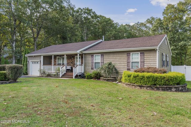 4 Hidden Hollow Court, Jackson, NJ 08527