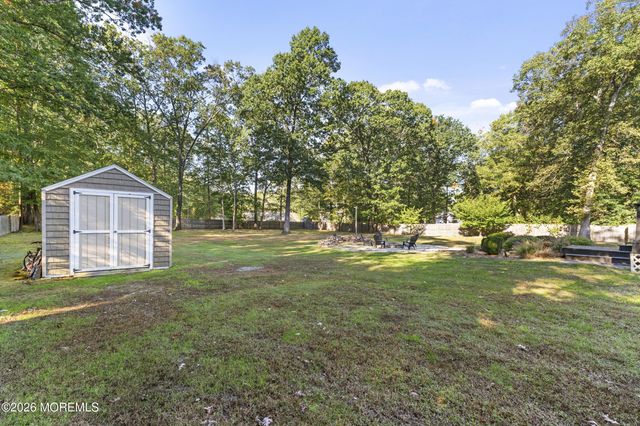 4 Hidden Hollow Court, Jackson, NJ 08527