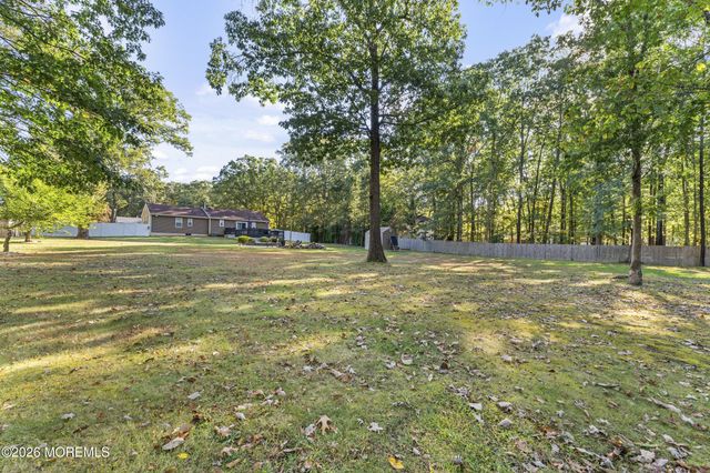 4 Hidden Hollow Court, Jackson, NJ 08527