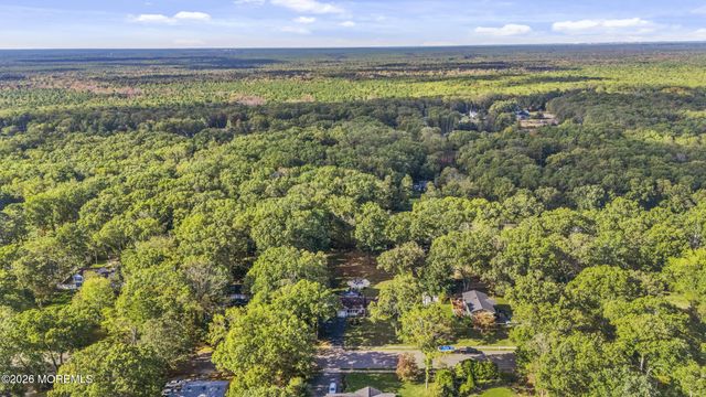 4 Hidden Hollow Court, Jackson, NJ 08527