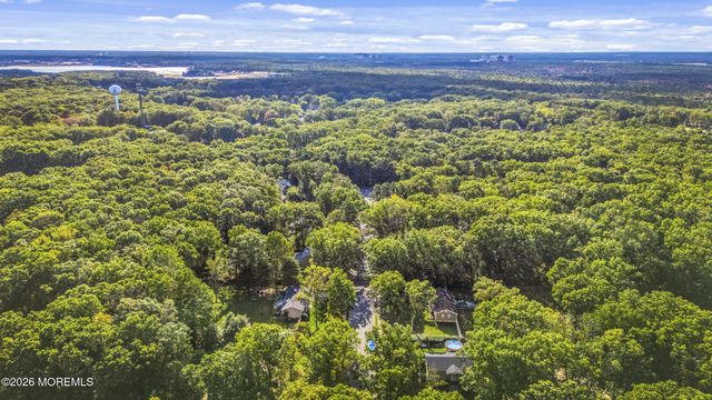 4 Hidden Hollow Court, Jackson, NJ 08527