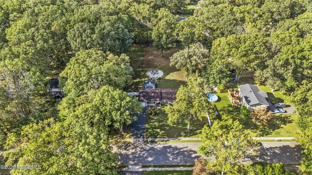 4 Hidden Hollow Court, Jackson, NJ 08527