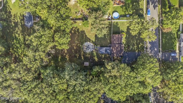 4 Hidden Hollow Court, Jackson, NJ 08527