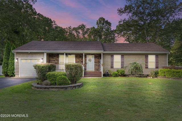 4 Hidden Hollow Court, Jackson, NJ 08527