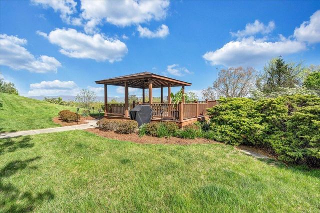 4641 Heather Dr SW Apt 313, Roanoke, VA 24018