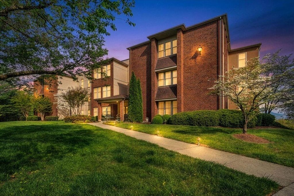 4641 Heather Dr SW Apt 313, Roanoke, VA 24018