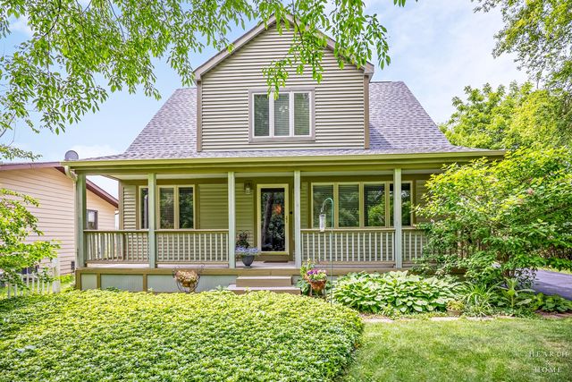 10405 Kenilworth Avenue, Algonquin, IL 60102