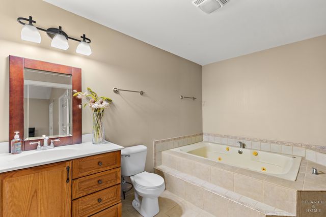 10405 Kenilworth Avenue, Algonquin, IL 60102