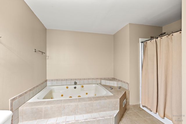 10405 Kenilworth Avenue, Algonquin, IL 60102