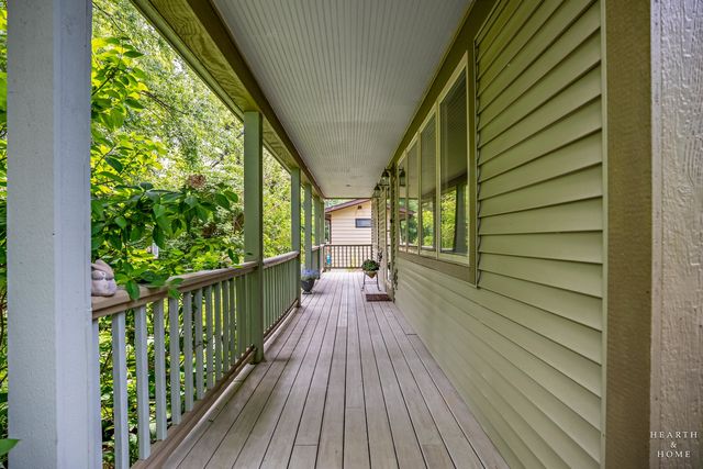 10405 Kenilworth Avenue, Algonquin, IL 60102