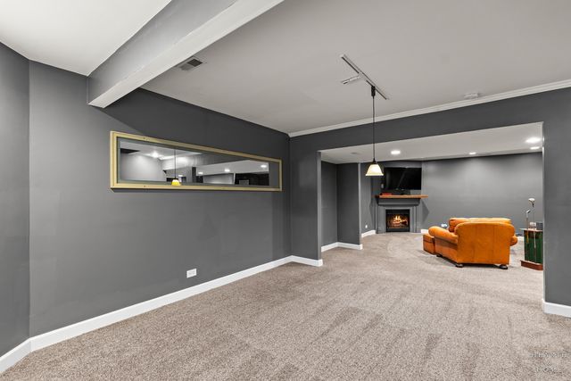 10405 Kenilworth Avenue, Algonquin, IL 60102