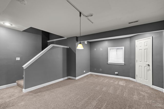 10405 Kenilworth Avenue, Algonquin, IL 60102