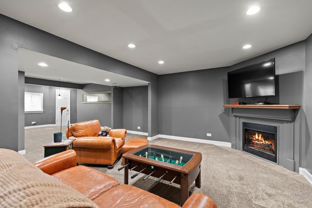 10405 Kenilworth Avenue, Algonquin, IL 60102
