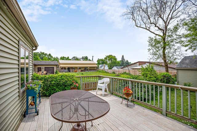 10405 Kenilworth Avenue, Algonquin, IL 60102